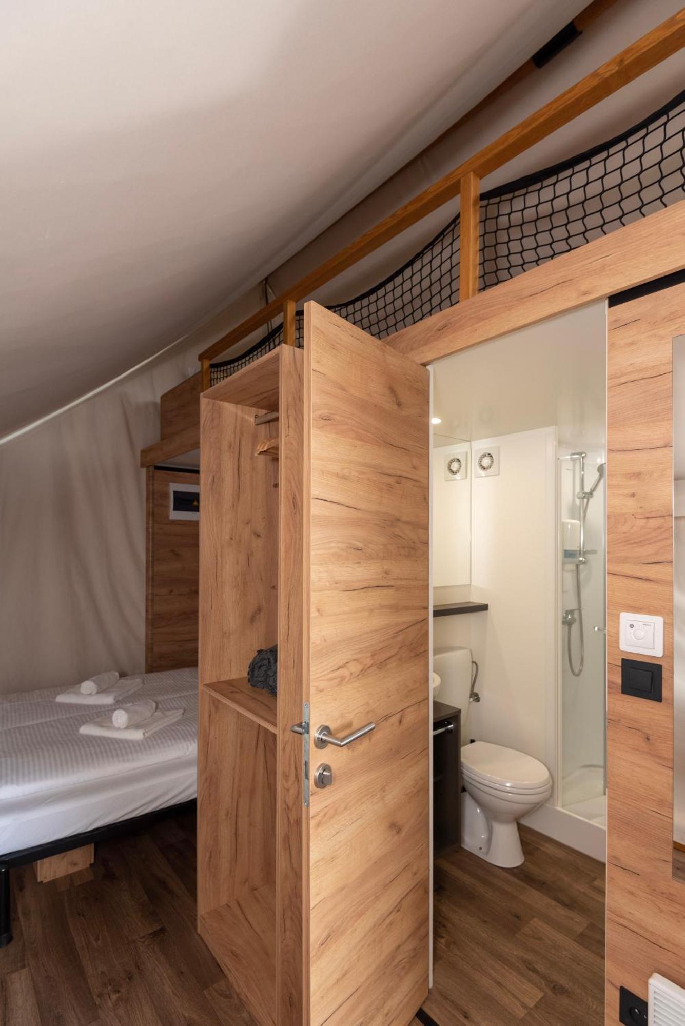 Forrest Glamping Hotel Banska Stiavnica Bagian luar foto