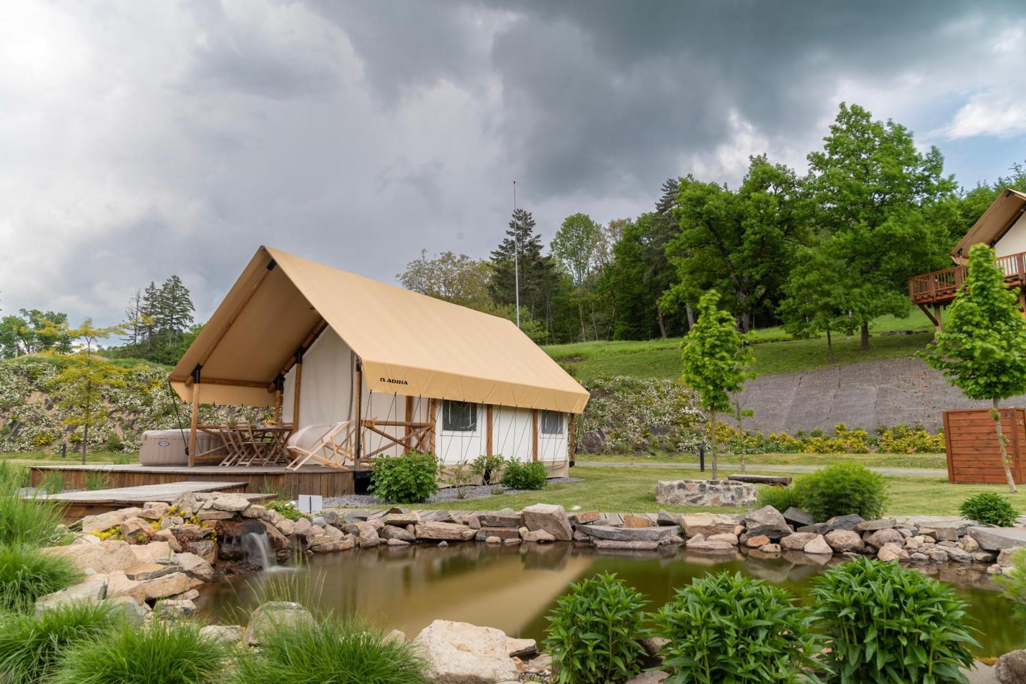 Forrest Glamping Hotel Banska Stiavnica Bagian luar foto