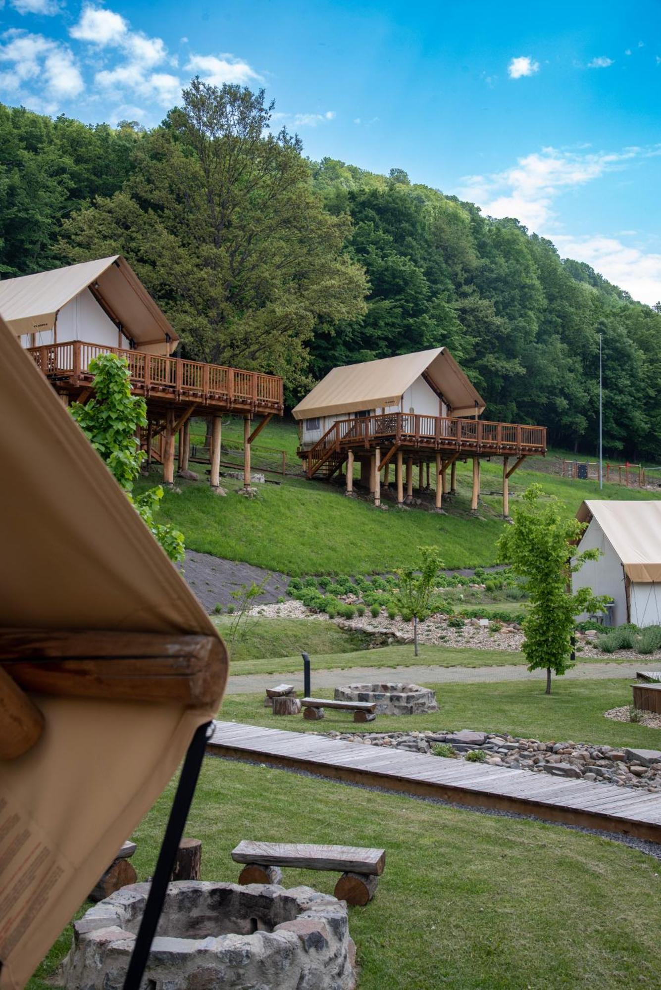 Forrest Glamping Hotel Banska Stiavnica Bagian luar foto