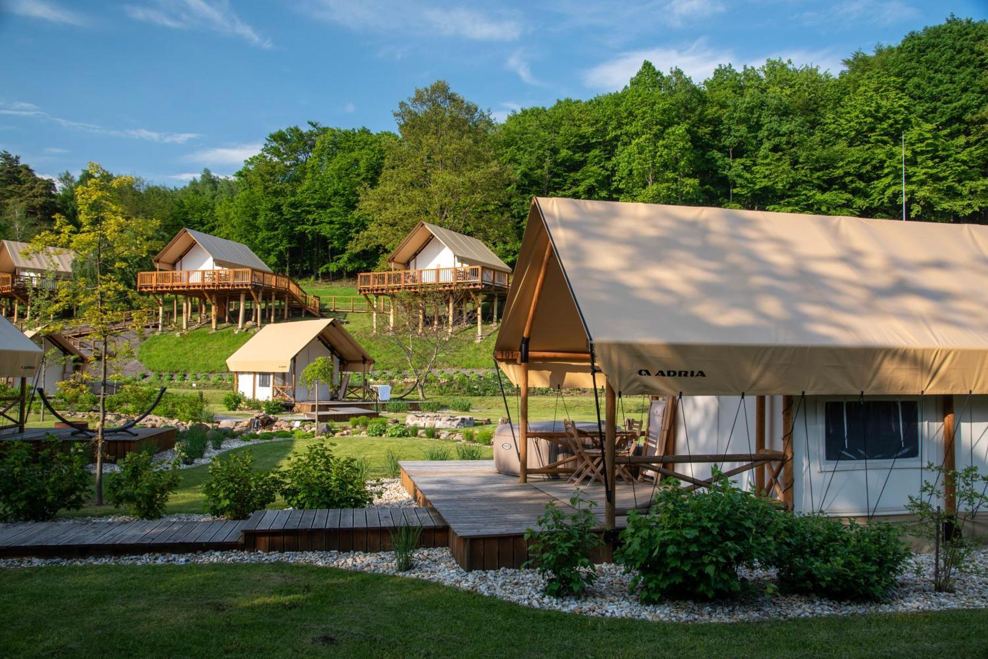 Forrest Glamping Hotel Banska Stiavnica Bagian luar foto