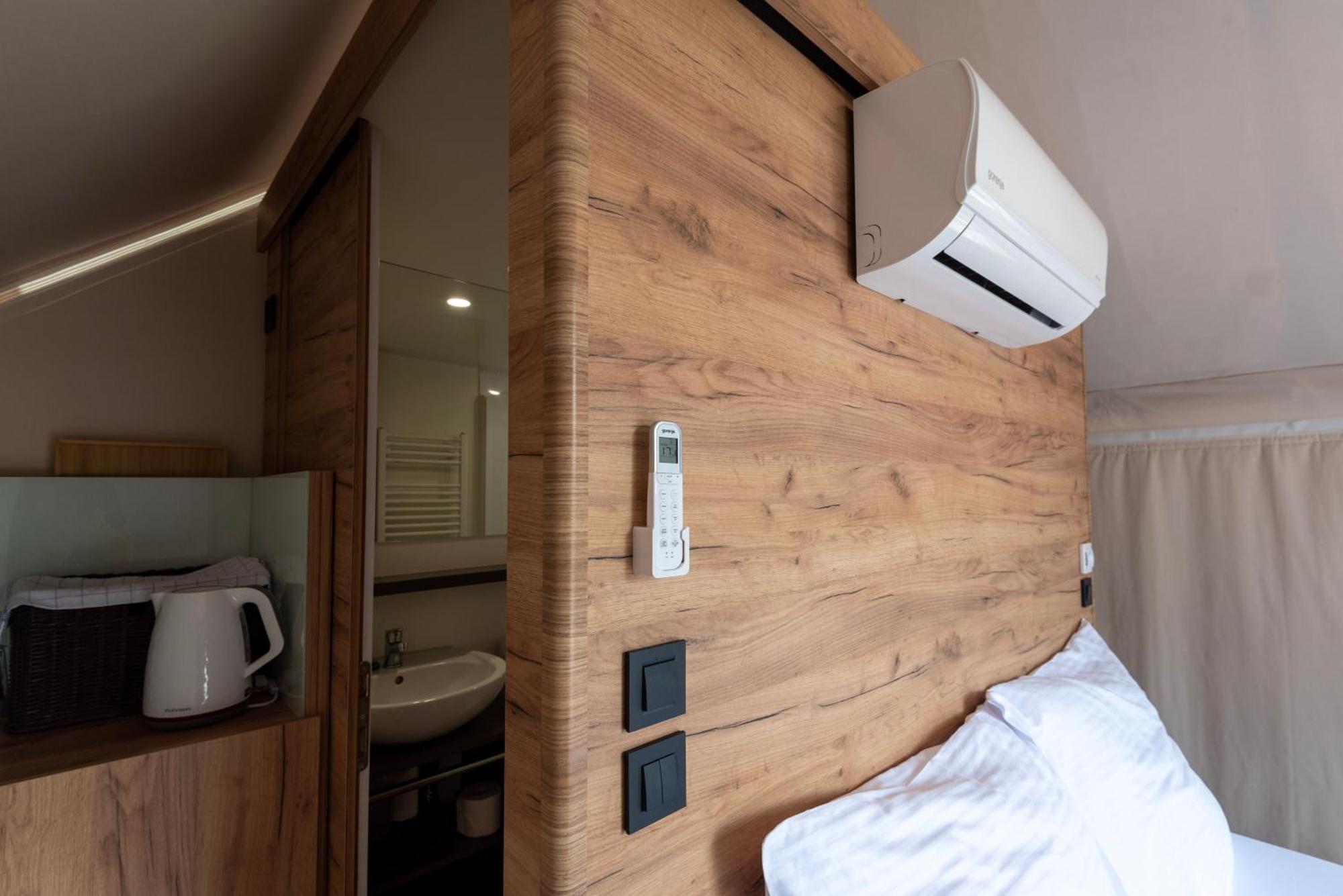 Forrest Glamping Hotel Banska Stiavnica Bagian luar foto