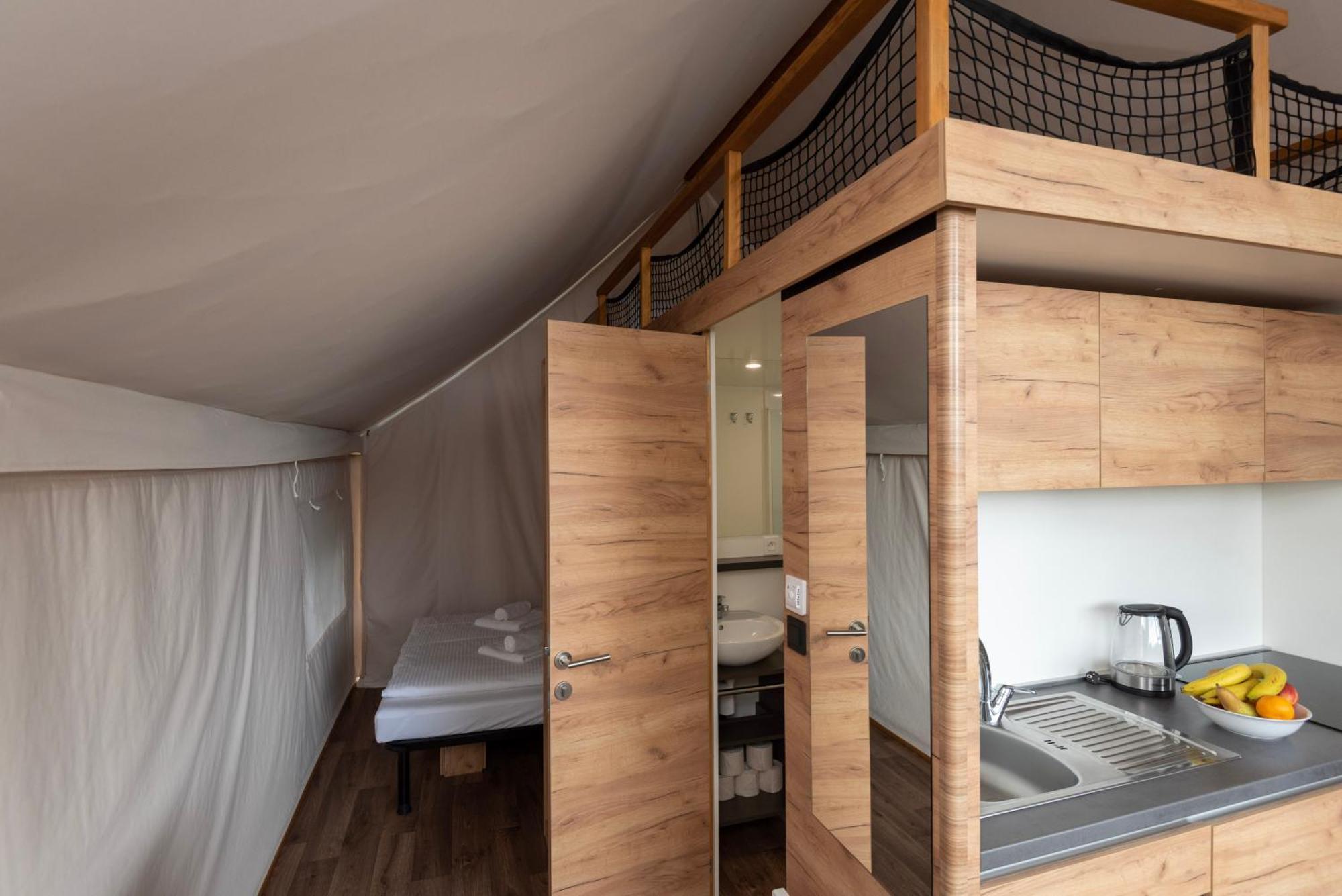 Forrest Glamping Hotel Banska Stiavnica Bagian luar foto