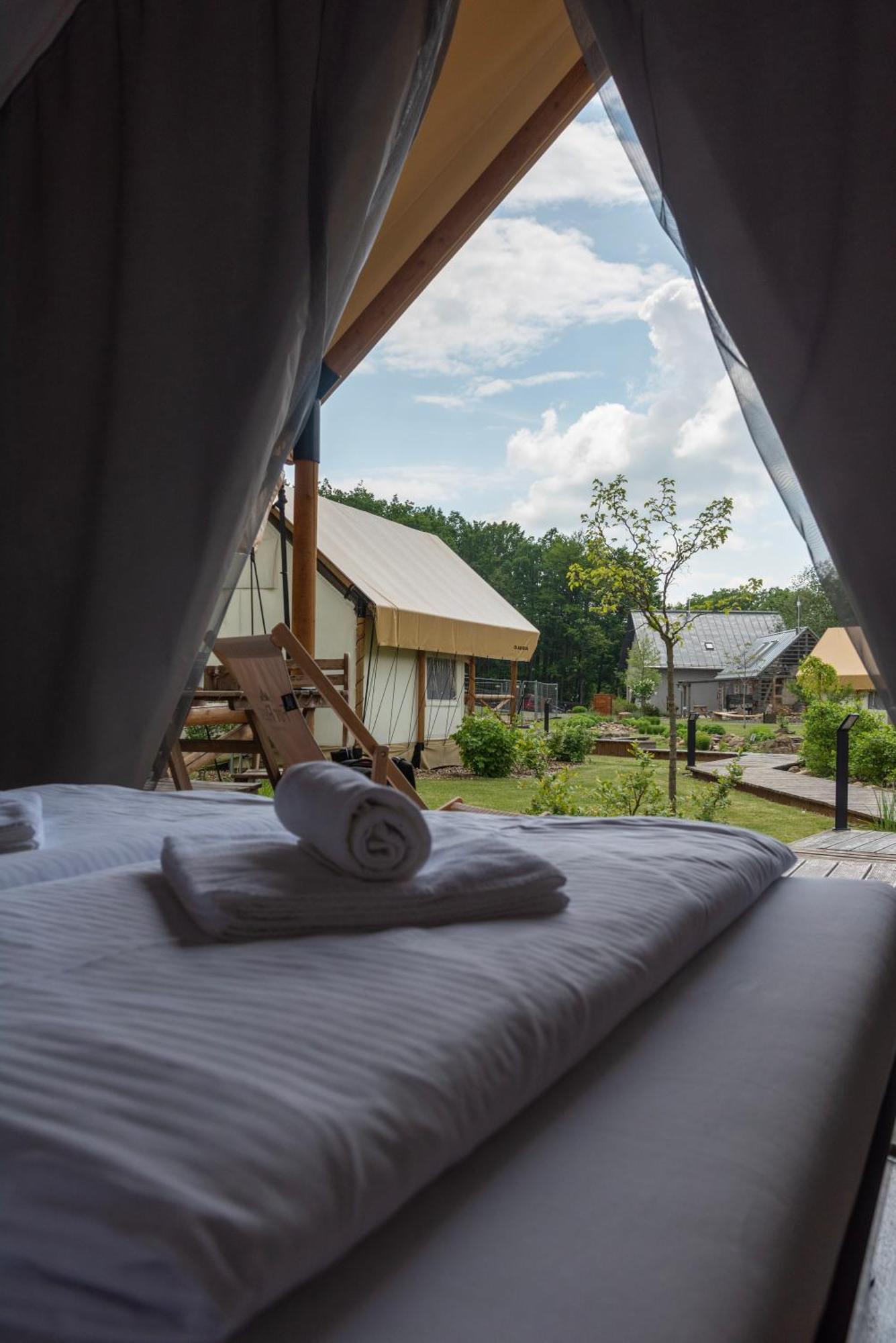 Forrest Glamping Hotel Banska Stiavnica Bagian luar foto