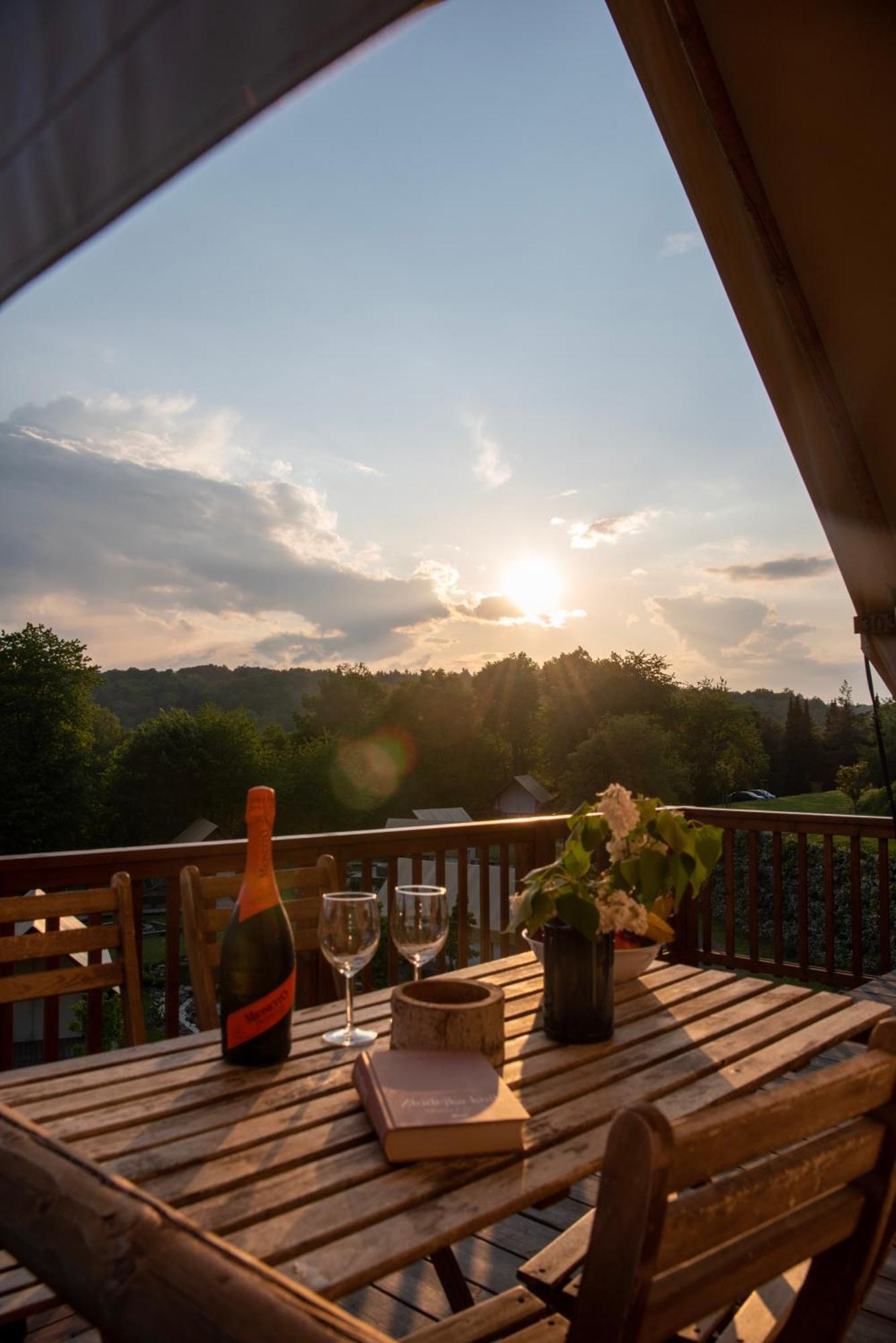 Forrest Glamping Hotel Banska Stiavnica Bagian luar foto