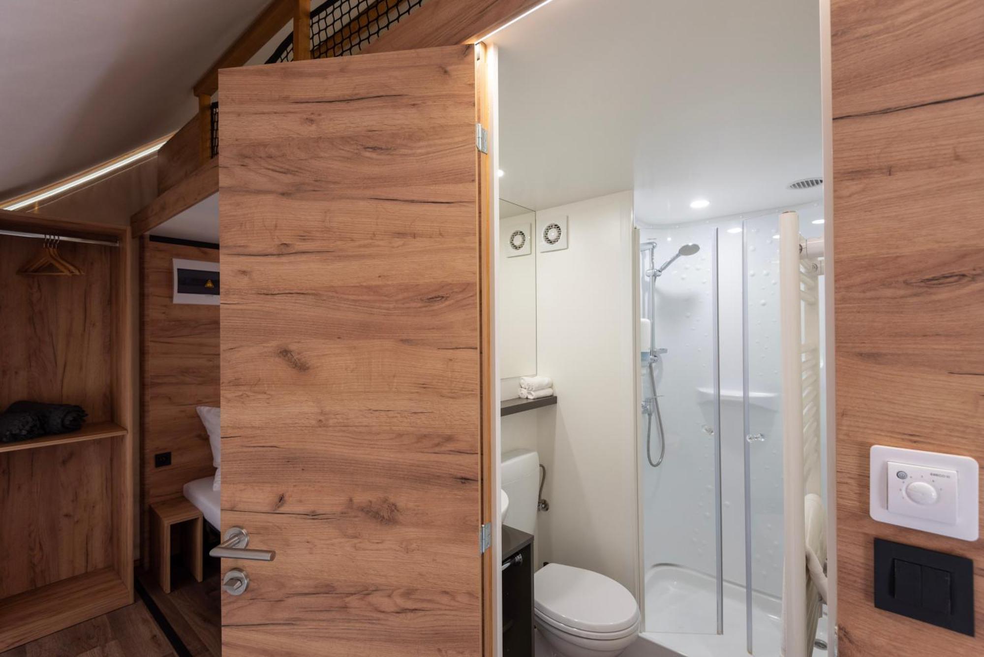 Forrest Glamping Hotel Banska Stiavnica Bagian luar foto