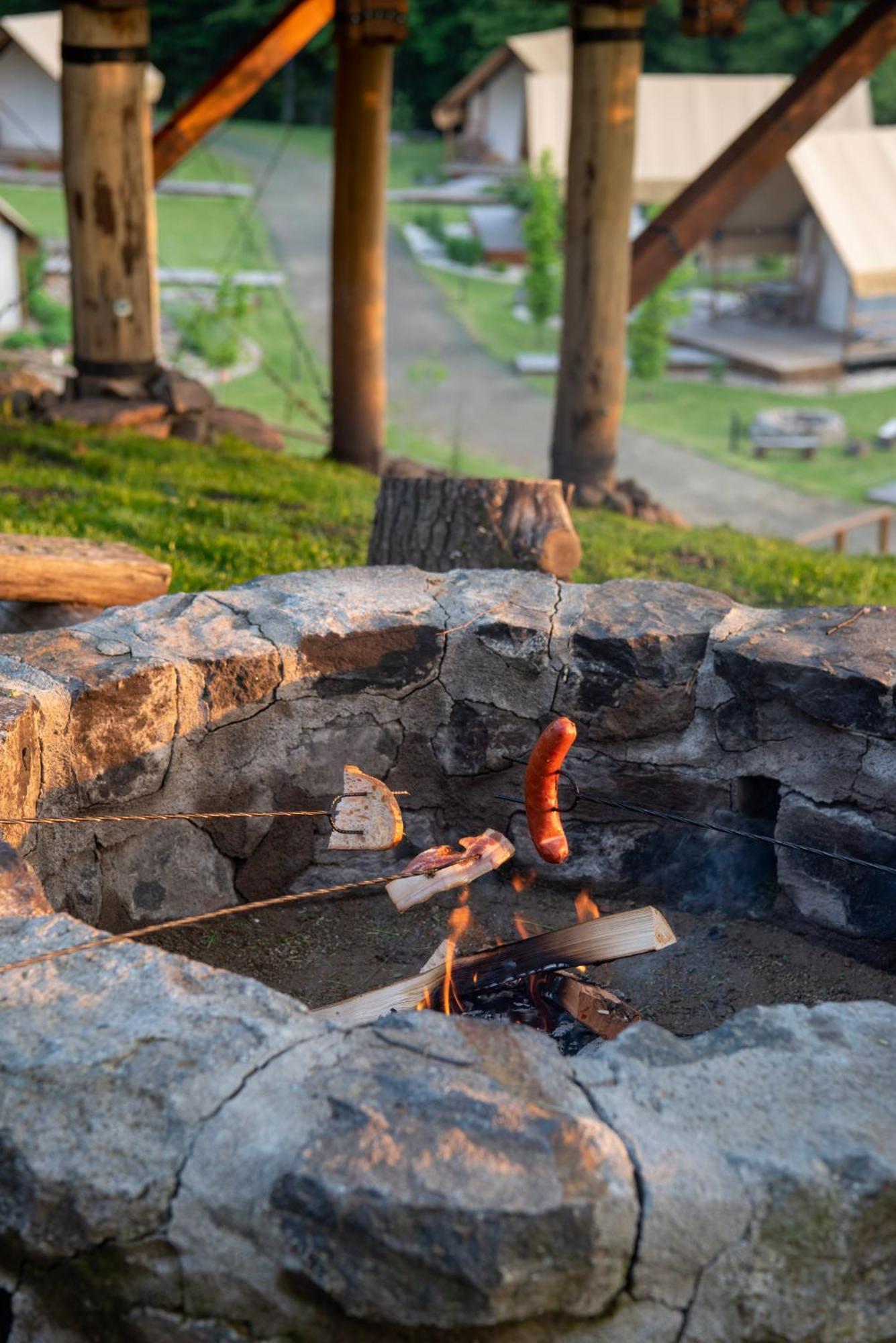 Forrest Glamping Hotel Banska Stiavnica Bagian luar foto