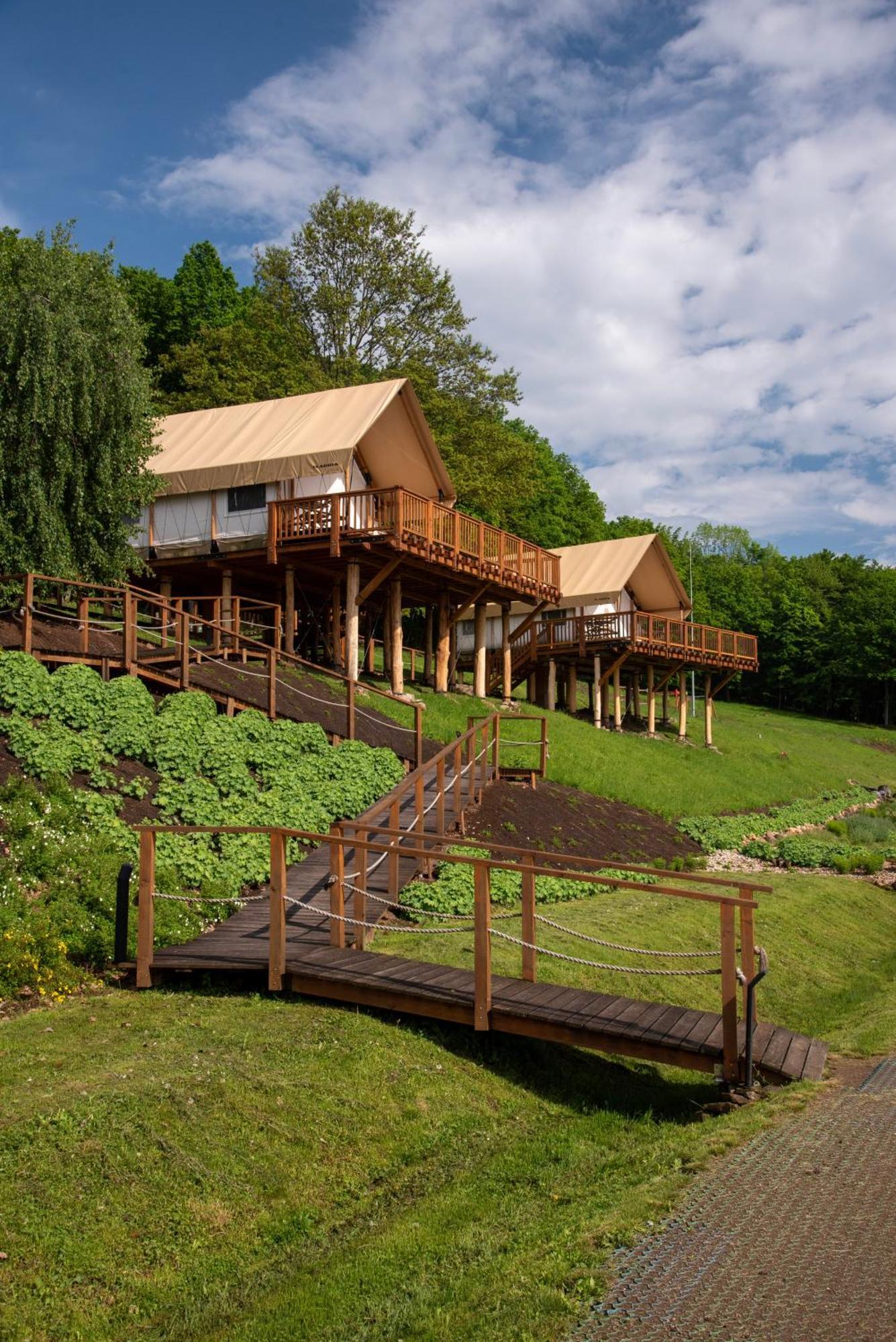 Forrest Glamping Hotel Banska Stiavnica Bagian luar foto
